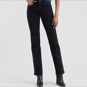 Levi’s 314 Shaping Straight Jeans